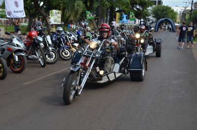 No ano passado o evento reuniu mais de 700 motos e triciclos. Nesse ano a meta é superar as mil motocicletas (Fotos: Divulgação/LÊ)