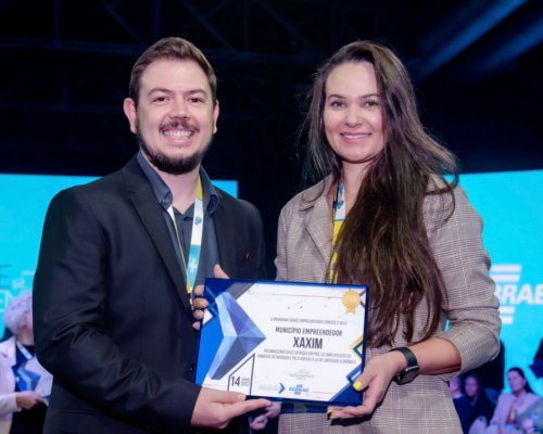 Xaxim recebe Selo Município Empreendedor no Seminário Brasil Mais Simples