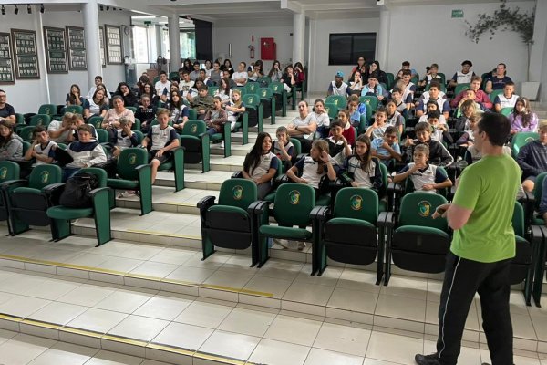 Escola Dr. Ari Lunardi realiza palestra com alunos sobre a dengue em Xaxim