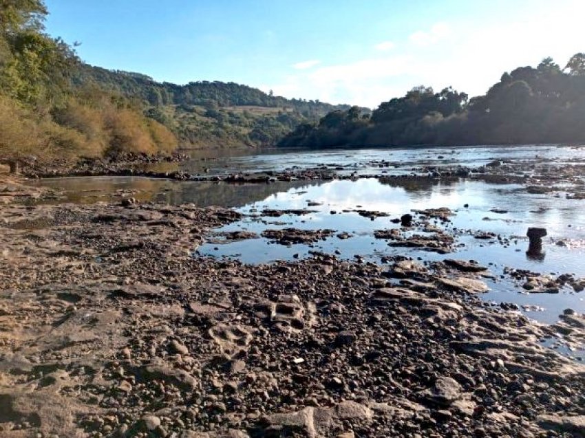 Segundo informações da Epagri/Ciram, das 34 estações hidrológicas de monitoramento de nível de rios no estado, 20 apresentam situação de estiagem