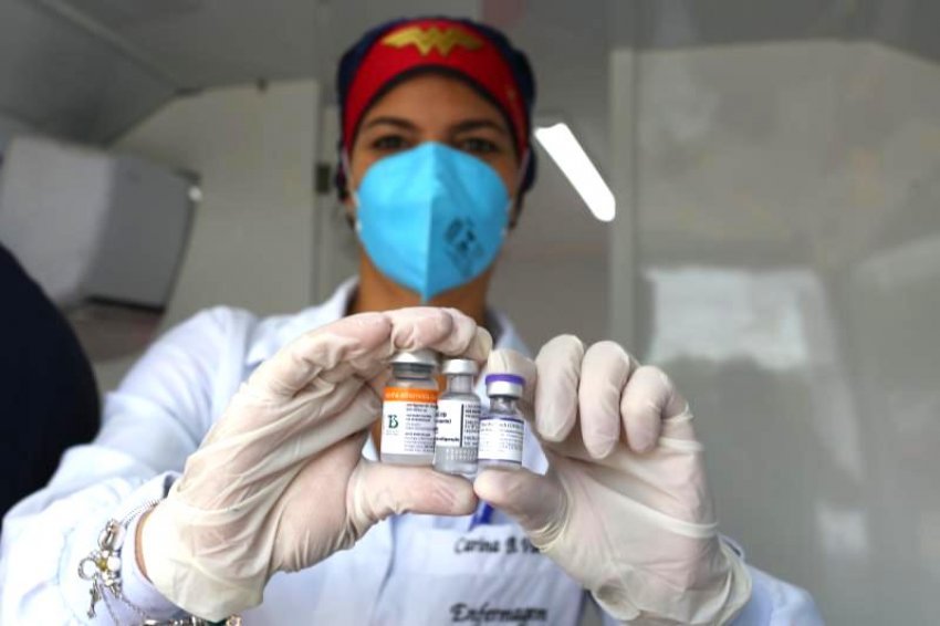 Prefeitura de Florianópolis altera prazo de terceira dose para 4 meses e centraliza pontos de vacinação contra Covid-19