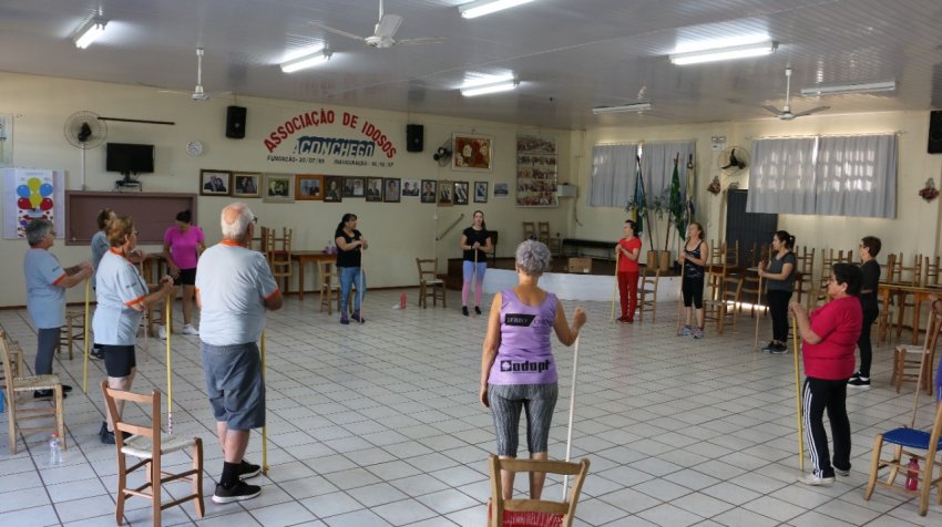 Atividades do programa ocorrem junto aos 18 grupos de idosos do município