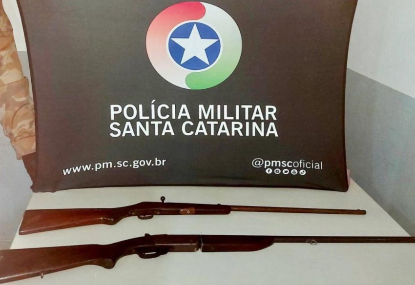 Espingardas usadas no crime foram apreendidas pelos policiais militares