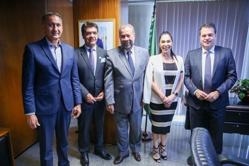 Deputado Rodrigo Minotto e lideranças catarinenses em Brasília