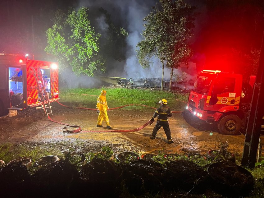 Ocorrência de incêndio foi registrada na linha Cambuinzal