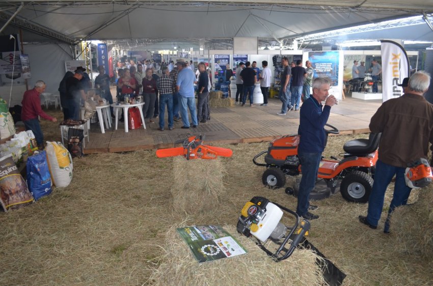 Objetivo da feira foi integrar outras cadeias produtivas da agricultura e da pecuária desenvolvidas no município e na região