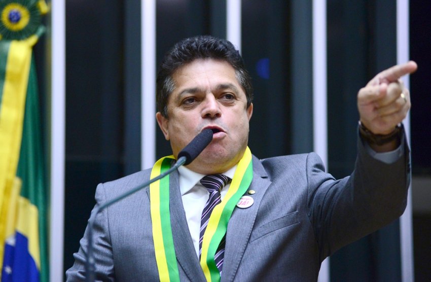 Deputado João Rodrigues (PSD) em discurso na tribuna da Câmara dos Deputados (Foto: Divulgação/LÊ)