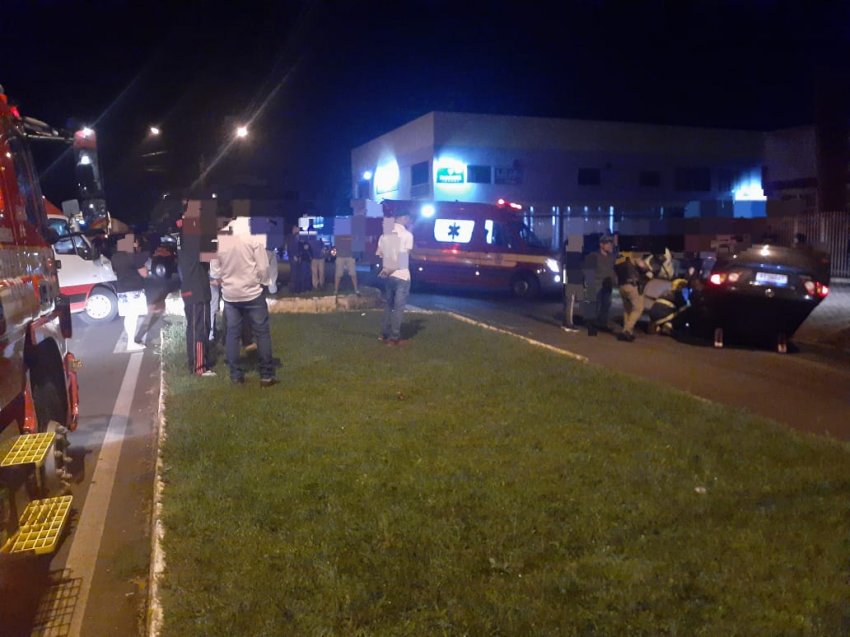 Condutor do carro foi levado ao Hospital Municipal de Dionísio Cerqueira (HMDC)