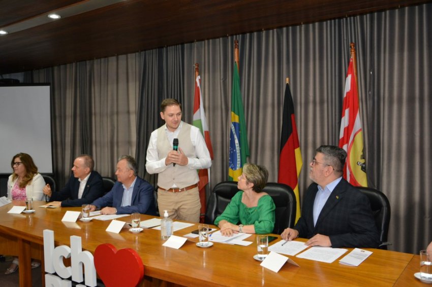 A visita da delegação empresarial alemã também buscou estreitar parcerias com Blumenau.