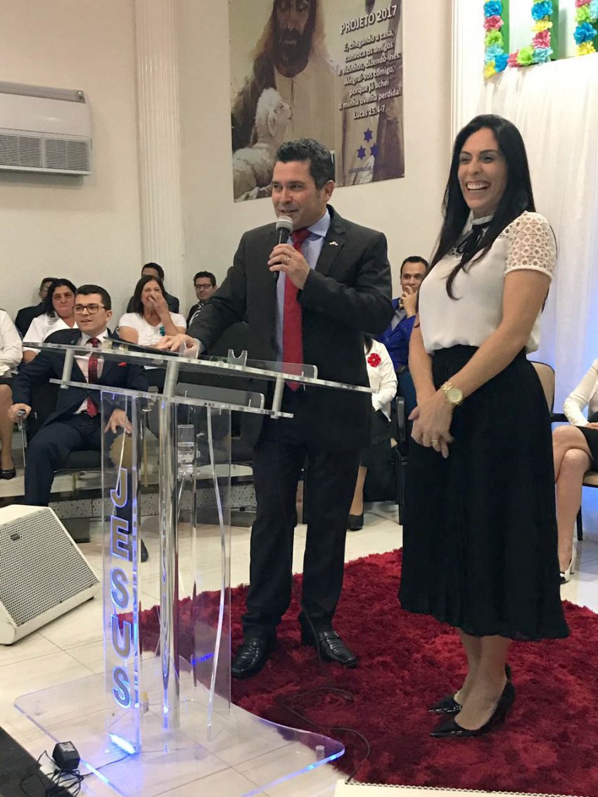 Deputada atendeu a um convite do pastor Lara e ministrou palestra para dezenas de mulheres em Xaxim (Foto: Ramon Schettini/LÊ)
