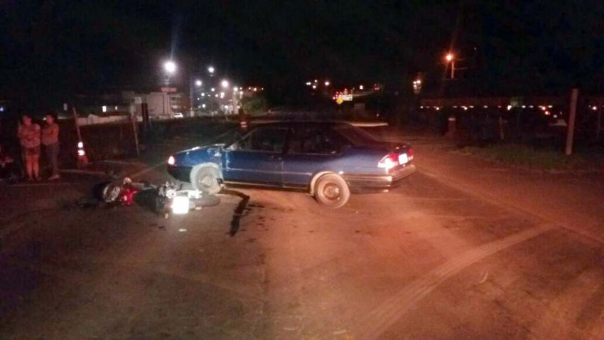 Acidente aconteceu na noite desta terça-feira (07), em Faxinal dos Guedes (Foto: PRF)