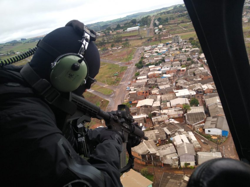 Operação contou com apoio do helicóptero da equipe do Serviço Aeropolicial de Chapecó
