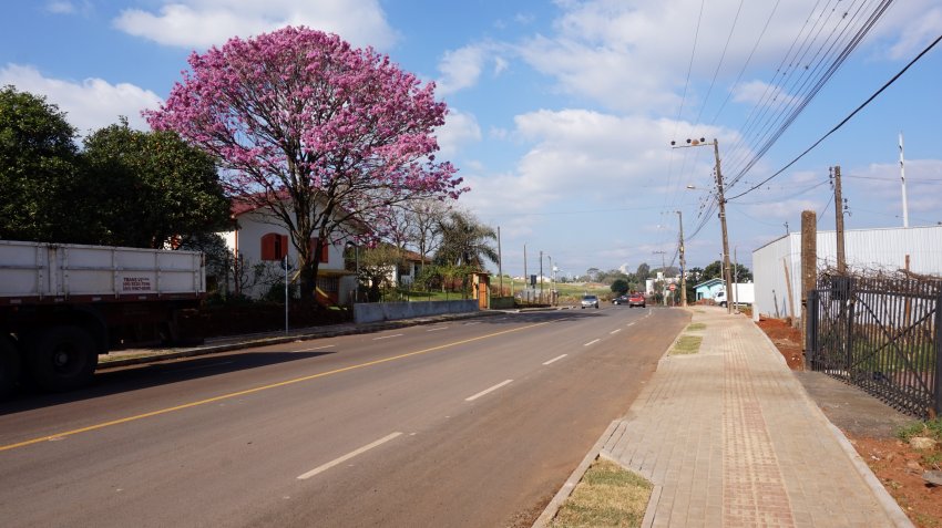 Obras incluem drenagem, sinalização e passeios das ruas na Vila Mantelli