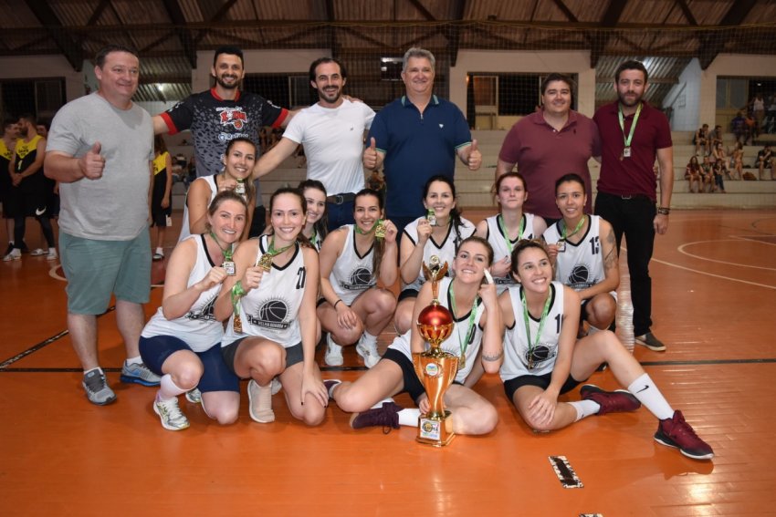 Equipe Velha Guarda foi campeã do naipe feminino ao vencer a final por 54 a 27