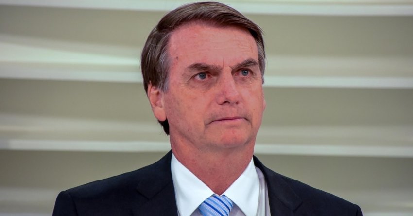 Jair Messias Bolsonaro é líder das pequisas no primeiro turno, mas é derrotado em vários cenários do 2º