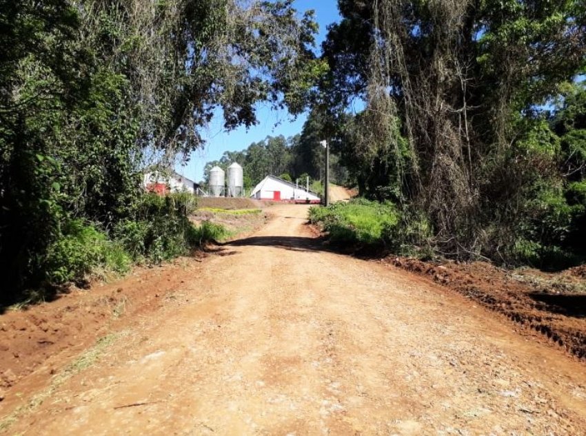 Nesta semana, estradas das linhas Anita Garibaldi e Seguetto estão recebendo melhorias