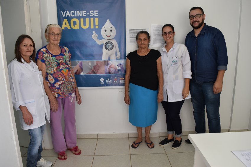 Equipe do ESF Santa Terezinha e o secretário municipal de Saúde, Davi Provenzi Machado, recepcionaram os munícipes (Foto: Prefeitura de Xaxim)