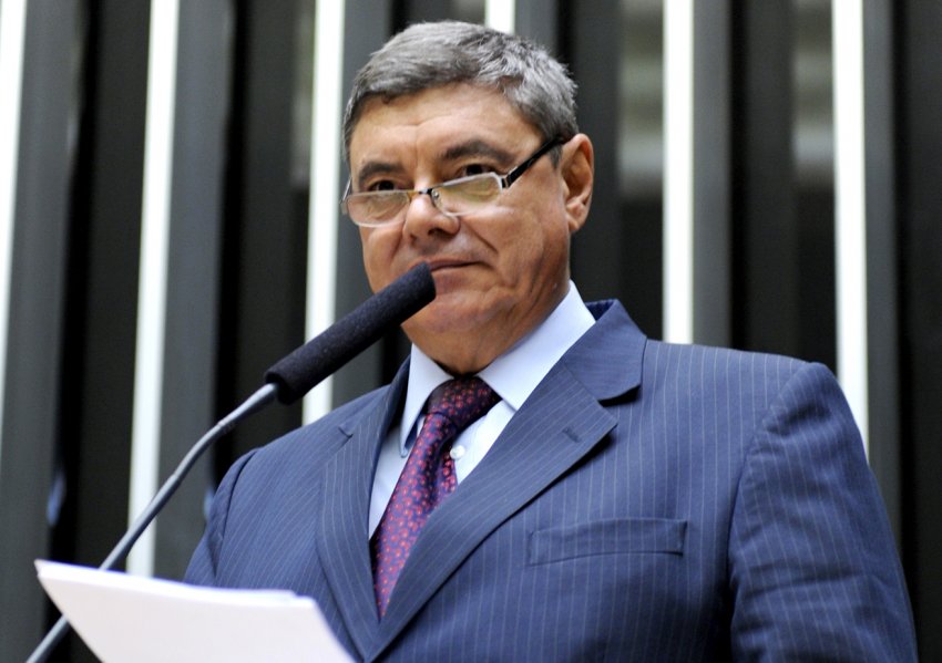 Gervásio Silva durante discurso na Câmara dos Deputados em 14 de abril de 2009