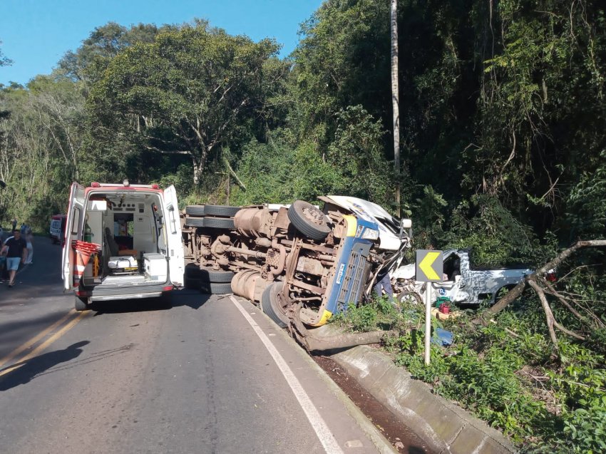 Acidente grave foi registrado na SC-283, em Planalto Alegre, por volta das 16h desta segunda (25)