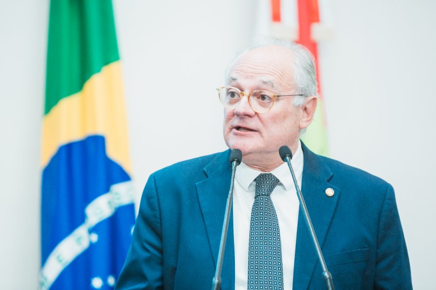 Parlamentar criticou a omissão do Brasil diante da crise na Venezuela, defendendo a defesa da democracia e dos direitos humanos, e condenou a fala do presidente Lula comparando-a ao holocausto