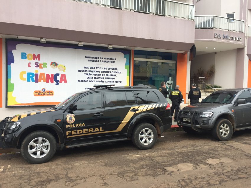 Agentes da PF estiveram em Xaxim na manhã desta segunda-feira (30) - Foto: Axe Schettini/LÊ NOTÍCIAS