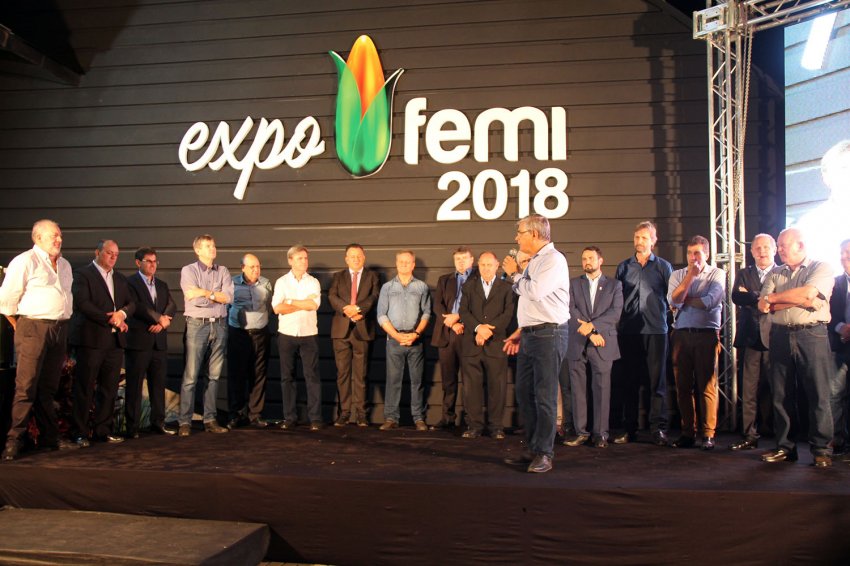 Governador Pinho Moreira parabenizou a grandiosidade de ExpoFemi 2018 (Foto: Axe Schettini/LÊ)