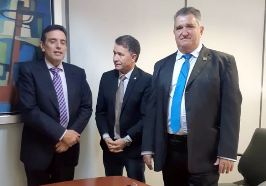 Prefeito de Xaxim, Lírio Dagort, em audiência com o presidente do INSS, Leonardo Rolim e o deputado Darci de Matos