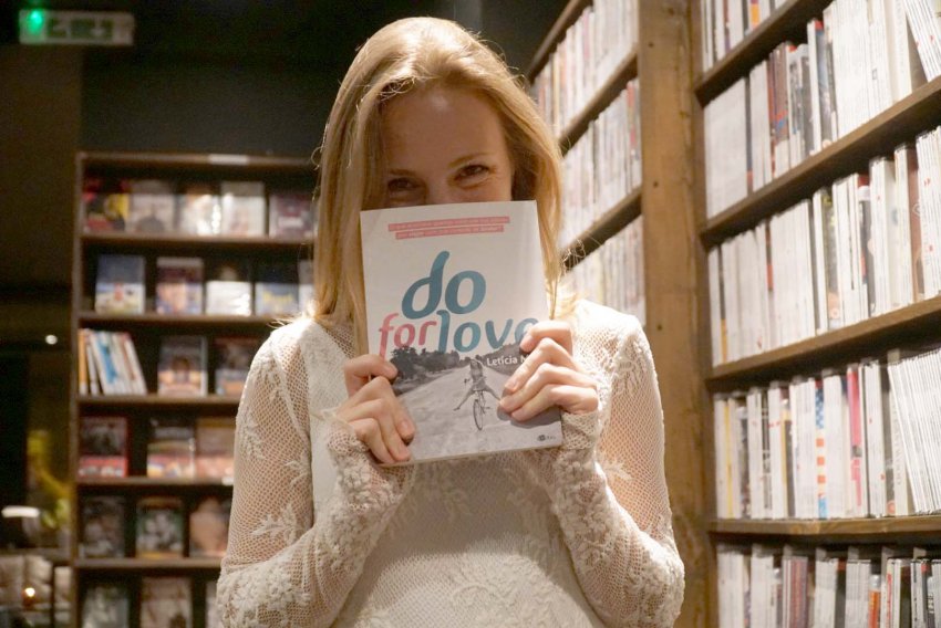 Livro Do For Love, escrito por Letícia, nasceu após suas experiências pelo mundo; hoje ela comenta sobre sua vida e experiências no Instagram @doforloveproject