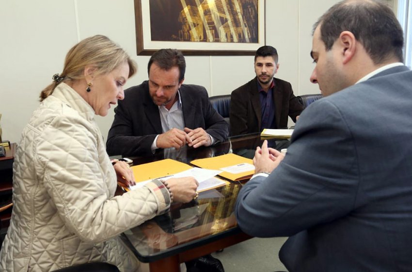 Secretário Sorgato visitou, na semana passada, a secretária de Estado da Educação (Foto: Rodrigo de Souza)