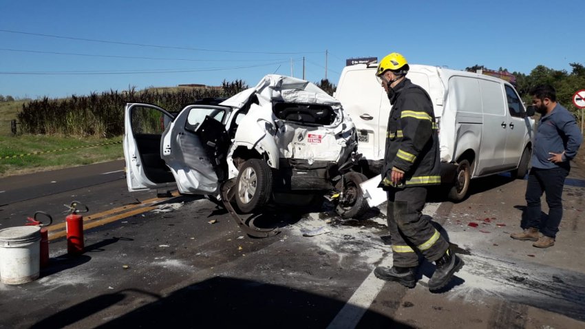 Acidente aconteceu na manhã desta segunda-feira (19) e deixou o trânsito lento entre Xaxim e Cordilheira Alta